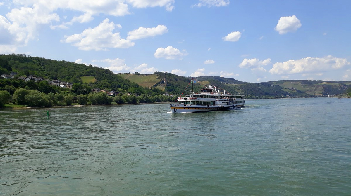 Rheintal Schifffahrten Rhine valley boat tours, public transport and welcome cards